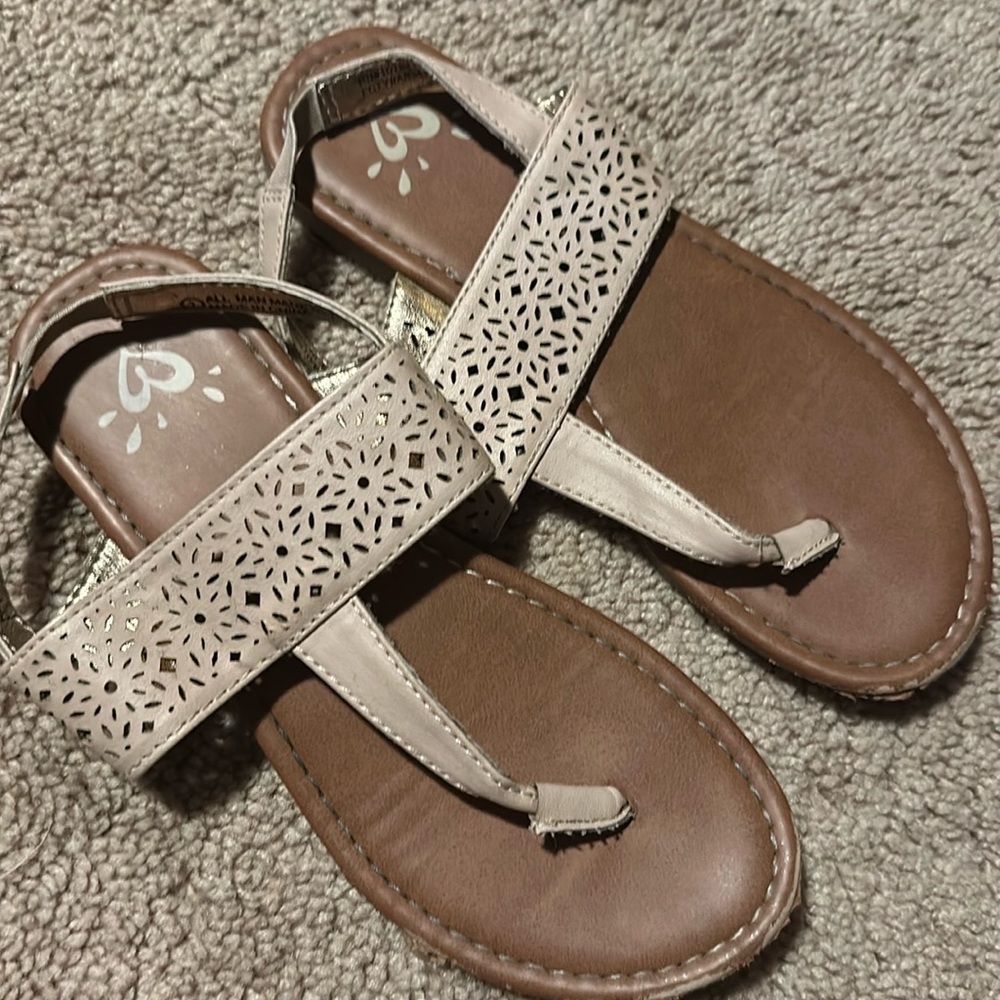 Justice sandals